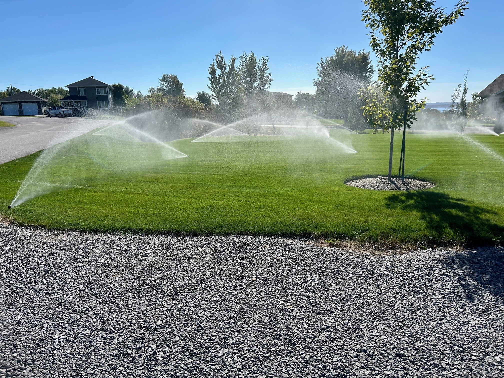 Installateur de système d’irrigation et arrosage automatique sur la Rive-Sud, Rive-Nord, Montréal, Laval, Laurentides ou dans Lanaudière /  Excavation Laval